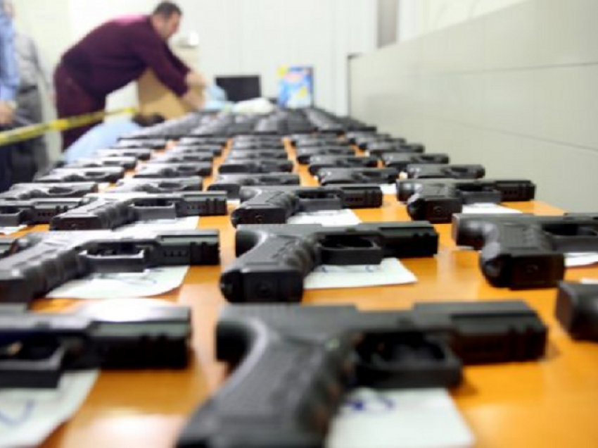 Rreth 250 mijë armë ilegale në Kosovë