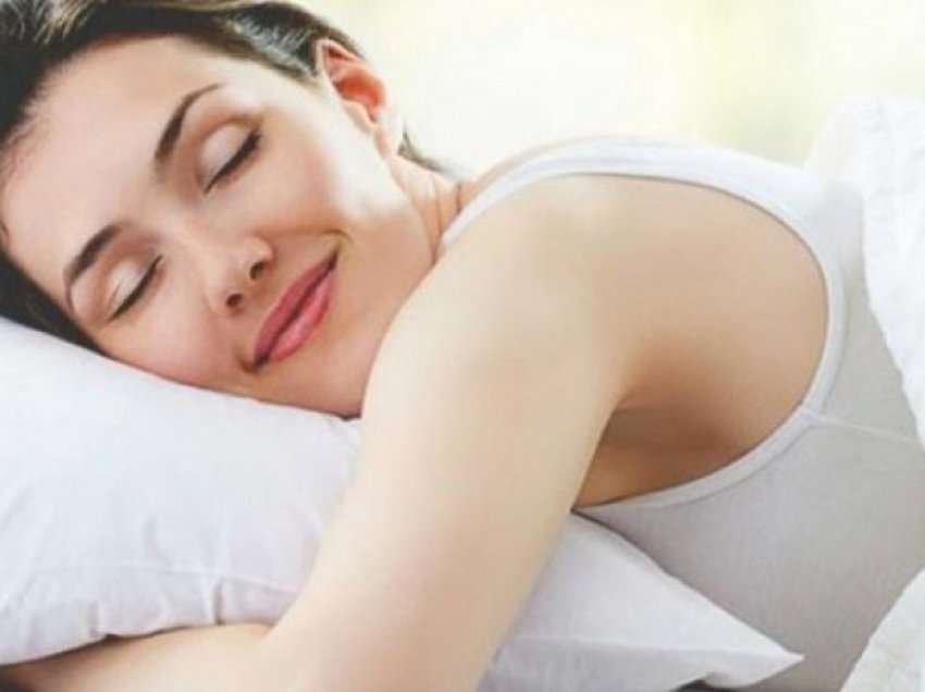 7 truket që ju ndihmojnë të flini gjumë
