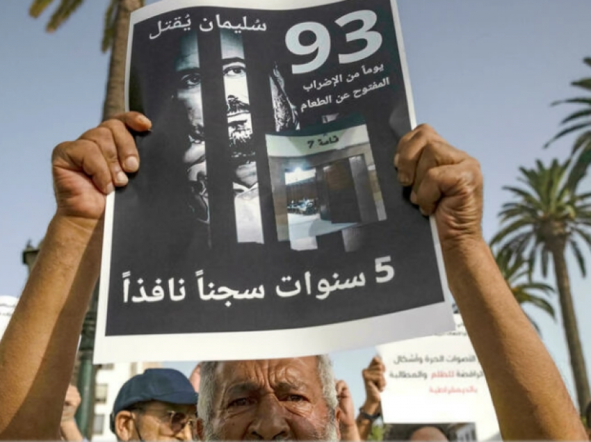 Gazetari maroken i burgosur këmbëngul për pafajësinë e tij