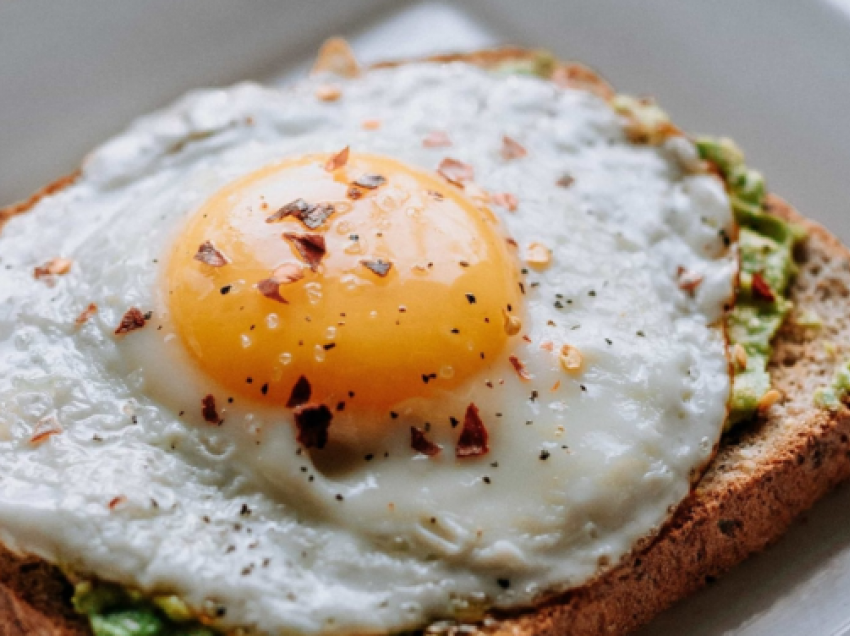 Pse duhet të konsumoni vezë çdo mëngjes