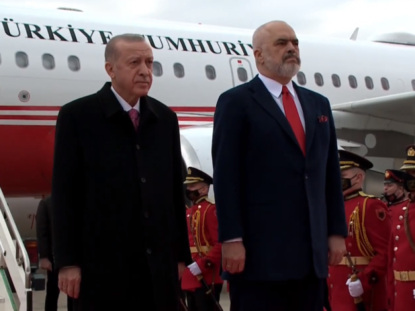 Erdogan mbërrin në Shqipëri, LSI del me reagimin e fortë: Të shitur!