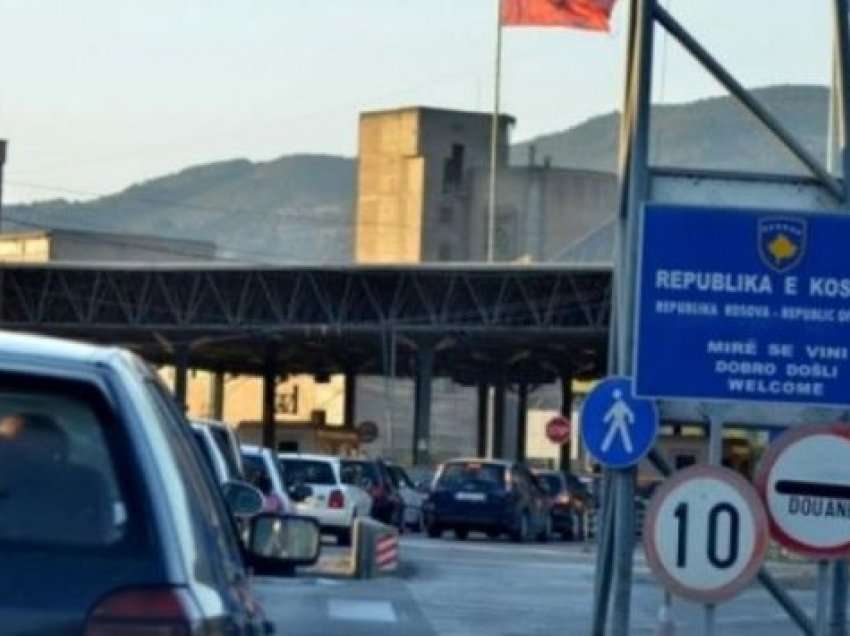​Pezullohet përkohësisht shqiptimi i gjobave për transportuesit e Maqedonisë së Veriut në pikat kufitare me Kosovën