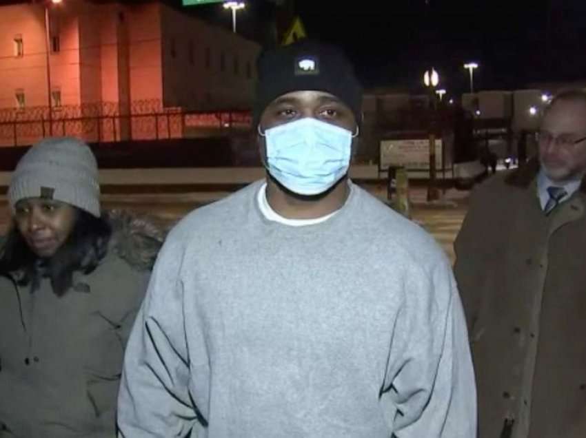 ​Çikago: Burri që kaloi 20 vjet në burg u lirua pasi vëllai i tij binjak e pranoi krimin