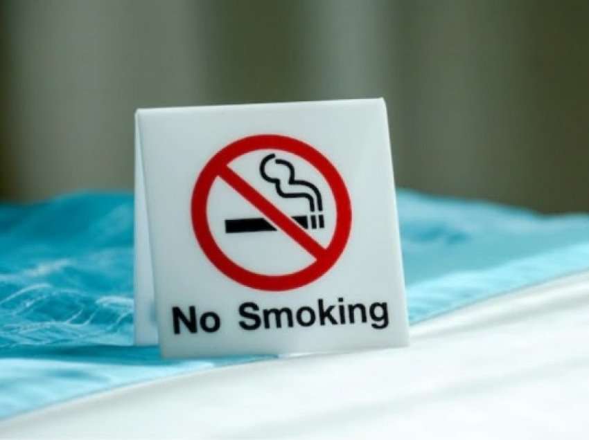 ​Dita kur Anglia ndaloi duhanin në hapësirat e brendshme publike