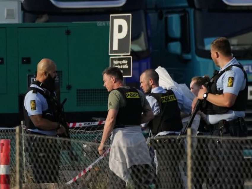 Tre të vrarë nga të shtënat në Danimarkë