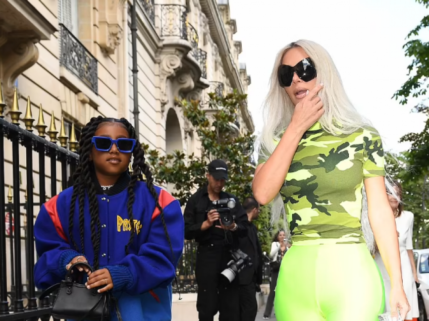 Kim Kardashian merr vëmendje me një tjetër paraqitje në Paris 
