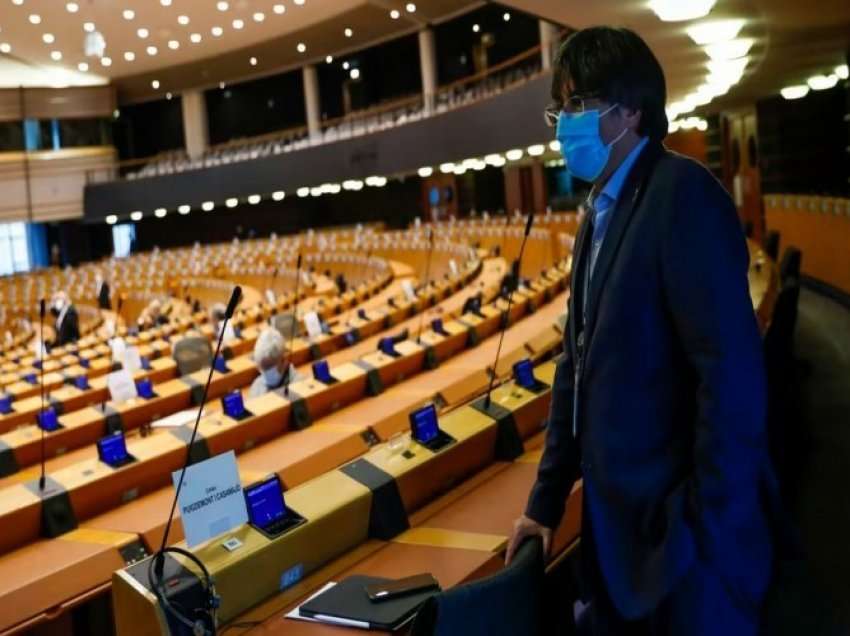 Puigdemont-it i mohohet ulësja në Parlamentin Evropian