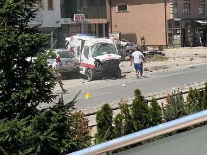 Kjo është gjendja e 20-vjeçarit që ishte në autoambulancën e aksidentuar në Gjakovë 