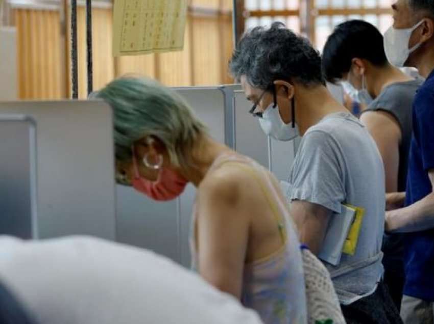 Hapen vendvotimet në Japoni, dy ditë pas vrasjes së ish-kryeministrit Abe