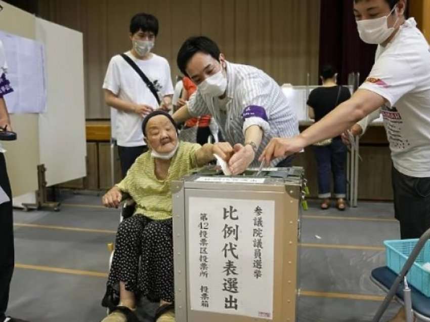 Vetëm dy ditë pas vrasjes së ish-kryeministrit, japonezët dalin në zgjedhje