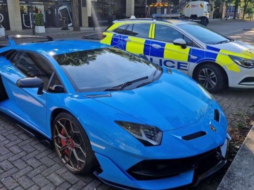 Policia britanike sekuestron Lamborghinin me vlerë prej rreth 320 mijë eurosh