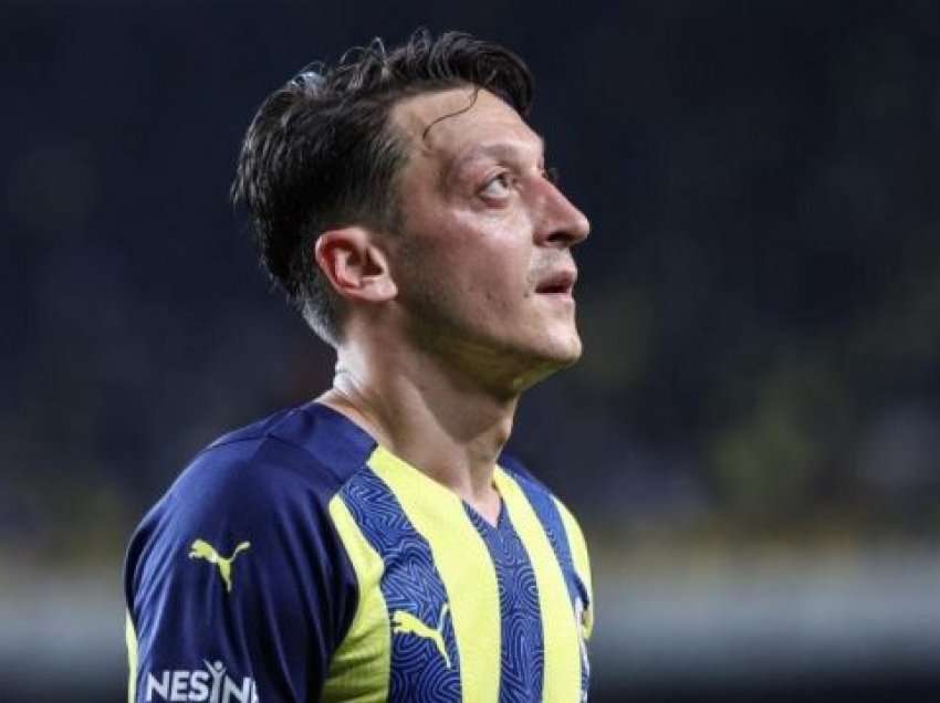 Ozil nënshkruan me ekipin e njohur turk