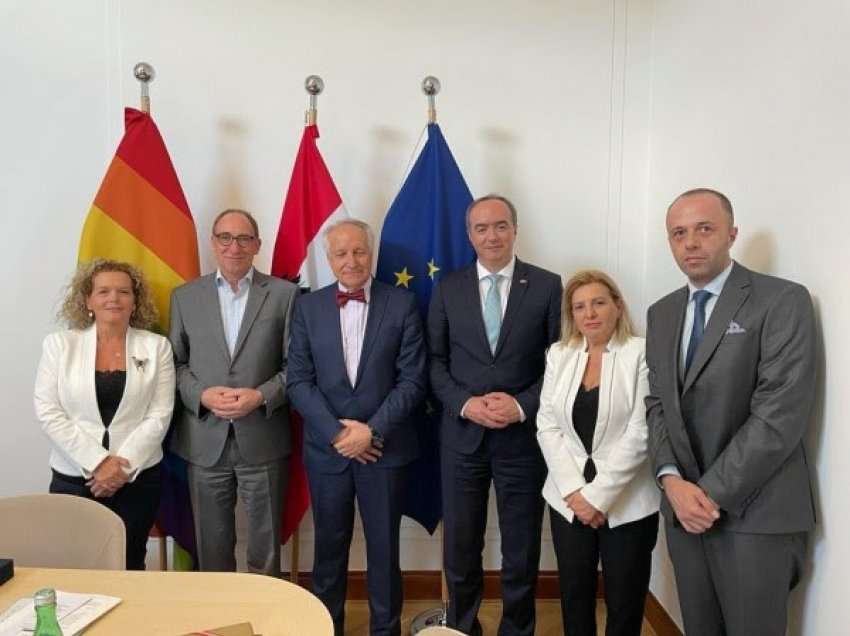 ​Ministri Latifi takohet në Vjenë me homologun Rauch