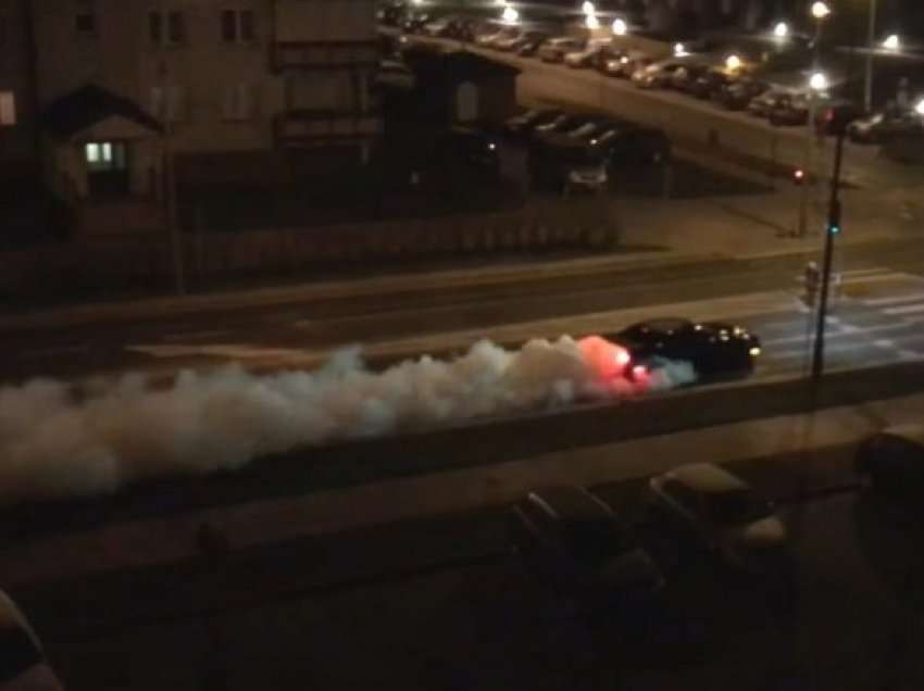 Policia parandalon garë të jashtëligjshme me vetura në autostradën Tetovë-Shkup