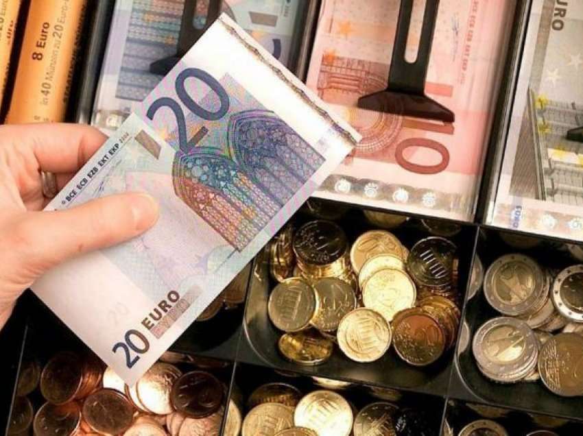 Turizmi rritet ndjeshëm, por jo Euro-ja! Monedha evropiane prek rekord të ri rënieje