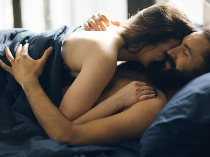 Sekretet e çifteve të lumtur në shtrat: 10 këshilla për t'i patur parasysh
