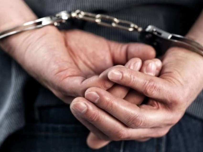 Bashkëjetesë jashtëmartesore me një të mitur, arrestohet një person