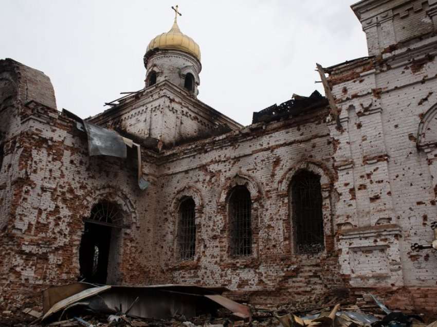 Presidenti Zelensky thotë se bombardimet ruse kanë shkatërruar 113 kisha në Ukrainë që nga fillimi i luftës