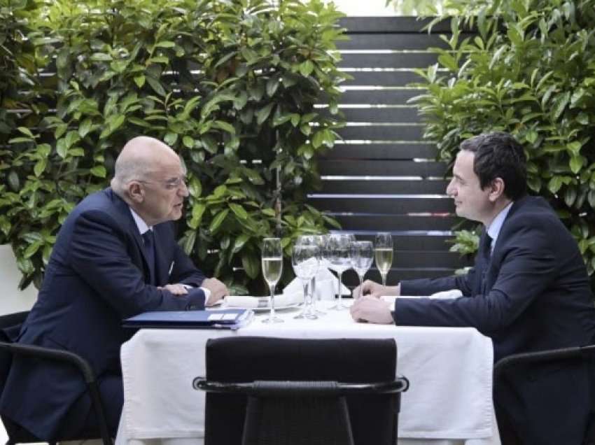 Kryeministri Kurti flet për raportet Kosovë-Greqi, jep detaje nga darka me ministrin grek