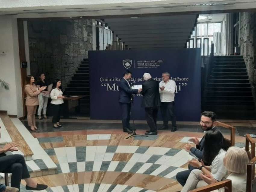 Rexhep Ferri nderohet me Çmimin Kombëtar për Veprimtari Jetësore “Muslim Mulliqi”