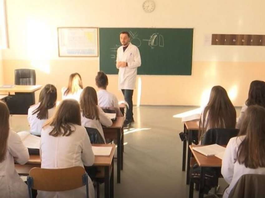 MASH Maqedoni: Sistemi i ri i regjistrimit elektronik për nxënësit e shkollave të mesme ka treguar sukses