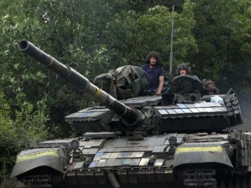 Forcat ukrainase tërhiqen nga Severodonjecku, teksa lufta hyn në muajin e katërt