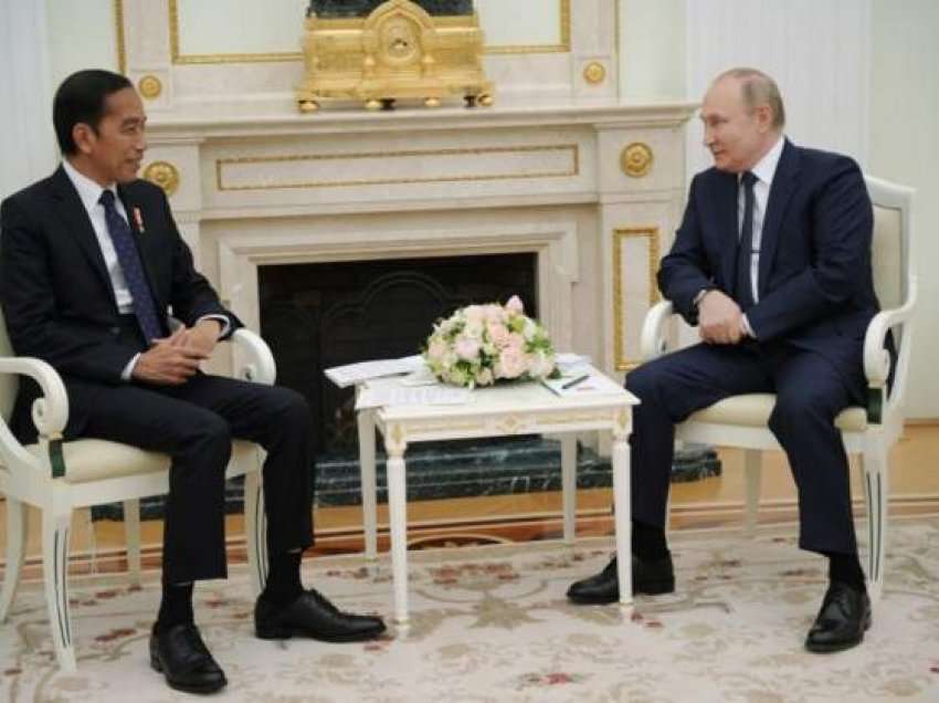 Presidenti i Indonezisë: I kam dërguar mesazhin e Zelensky Putinit