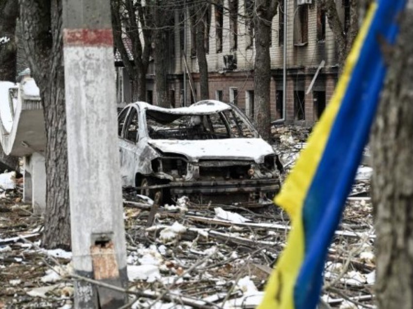 ​Zyrtari amerikan: Trupat ruse kanë ngecur në veri të Kievit, duke mbetur pa gaz e ushqime