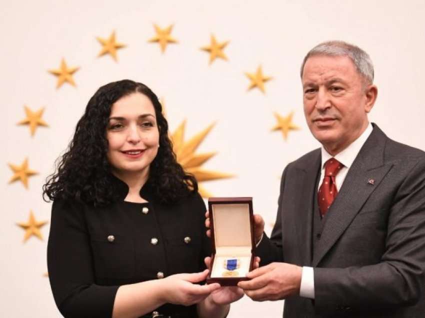 Osmani ndan medalje presidenciale ushtarake Forcat e Armatosura të Turqisë