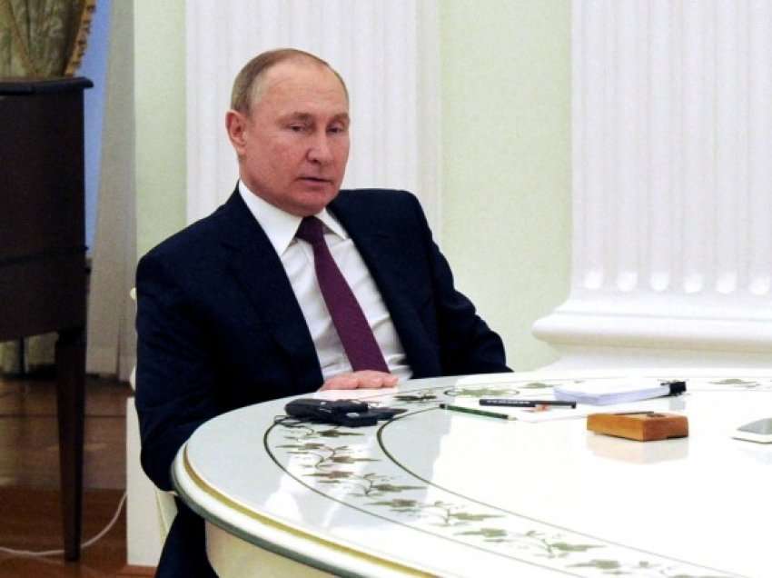 “Po na bën të kemi frikë nga më e keqja”/ Putin, mbreti pa tryezë të rrumbullakët i sunduar nga frika  