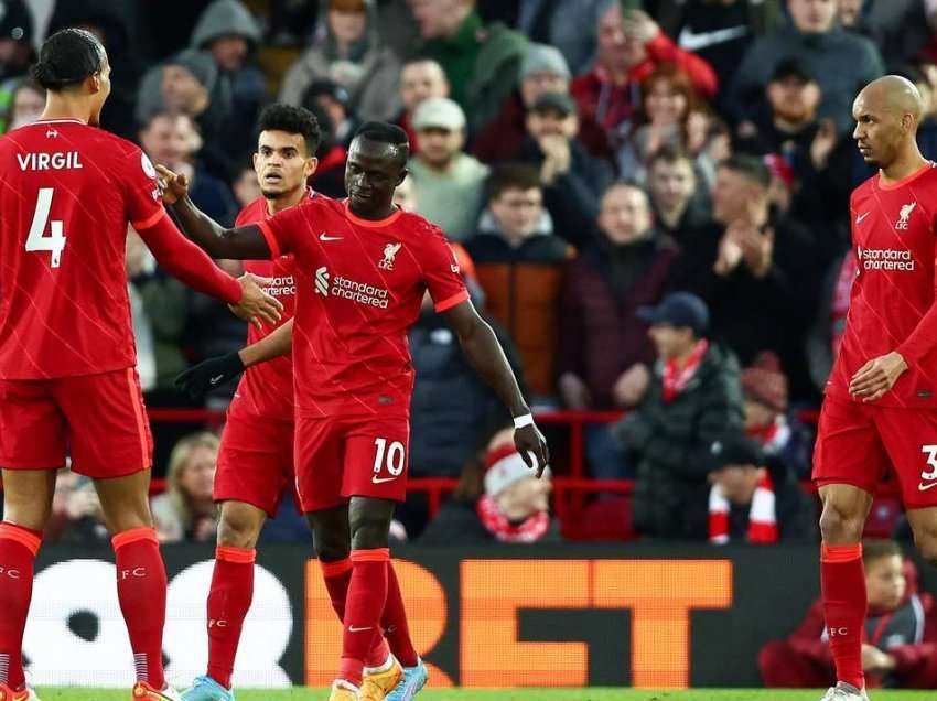 Liverpooli triumfon, vazhdon fuqishëm luftën për titull