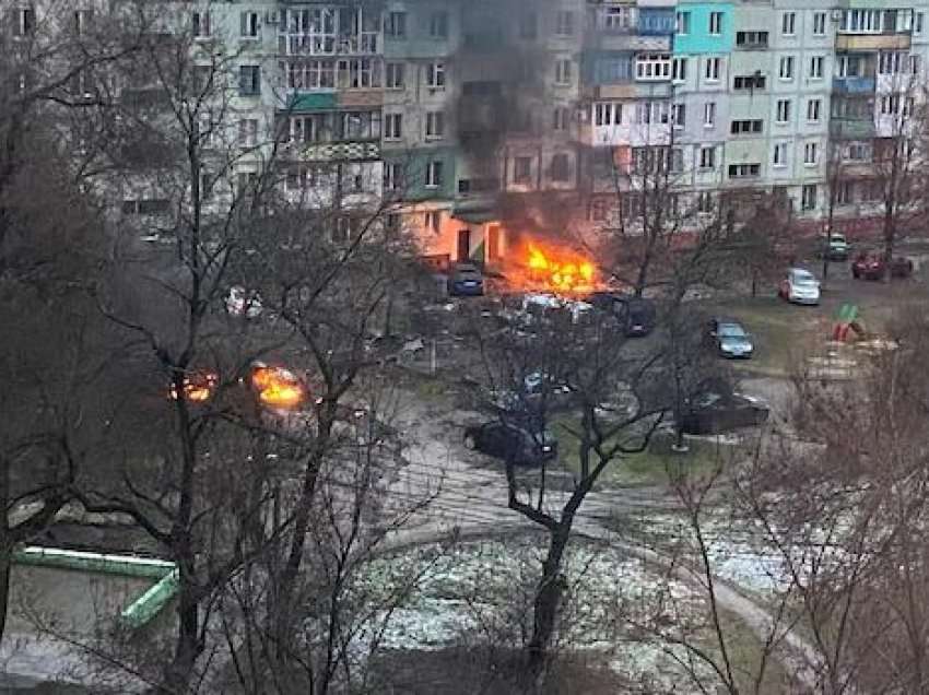 “Çmenduri!”, zyrtari i bashkisë së Mariupolit: Armëpushim? Sulmet ruse vazhdojnë
