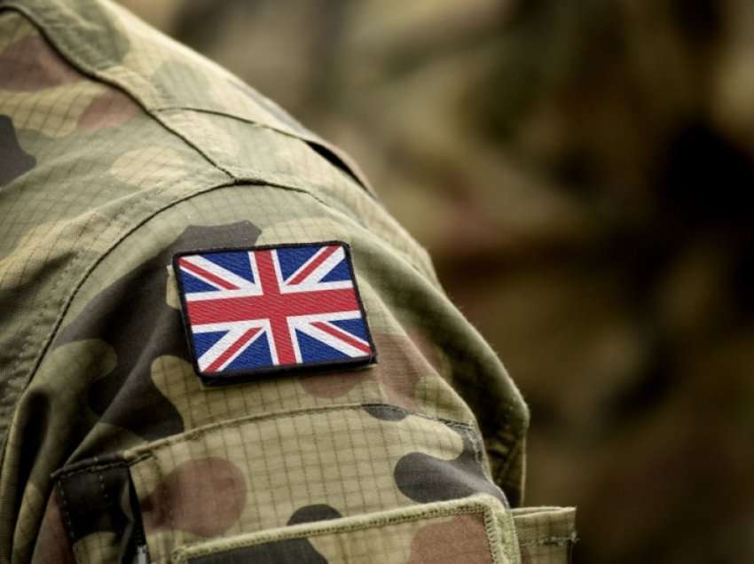 Ushtria britanike ka frikë se trupat e tyre mund t’i bashkohen luftës në Ukrainë