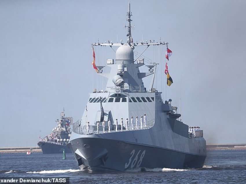 Shkatërrohet anija ruse që bombardoi ishullin e “Gjarpërinjve”