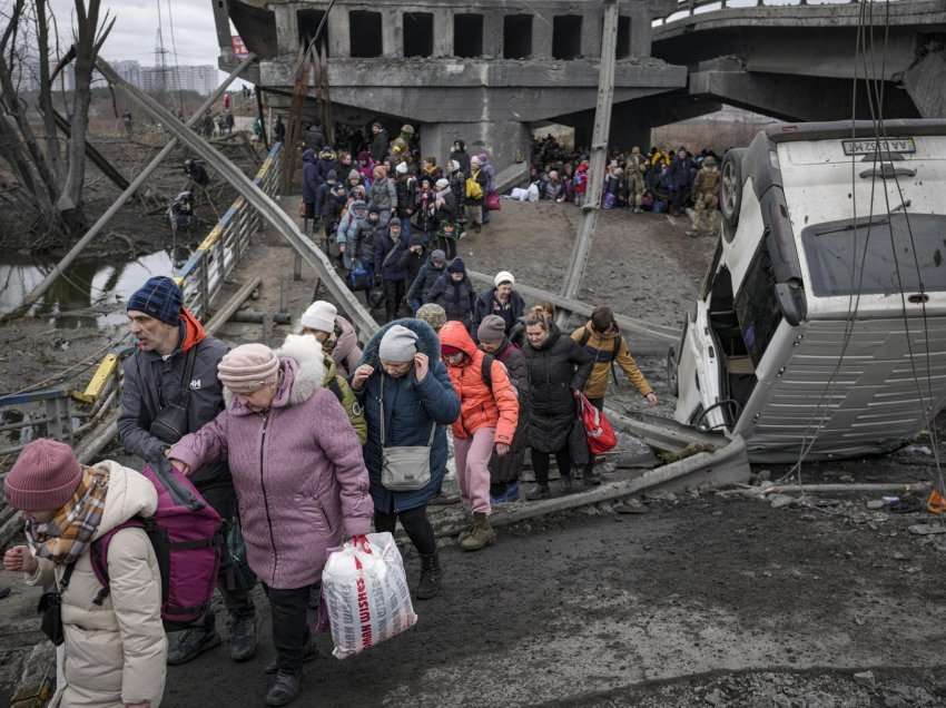 “Tragjedi e paimagjinueshme”/ Rrethohen qindra qytetarë ukrainas - vjen paralajmërimi