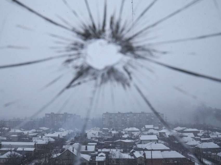 Ministria ukrainase: Rusia bombardon një xhami që​ strehonte 80 persona