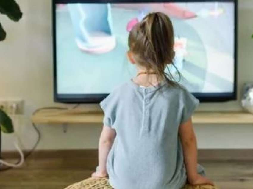 Ekspertët: Qëndrimi për një kohë të gjatë para ekranit, i rrezikshëm për shëndetin e fëmijëve