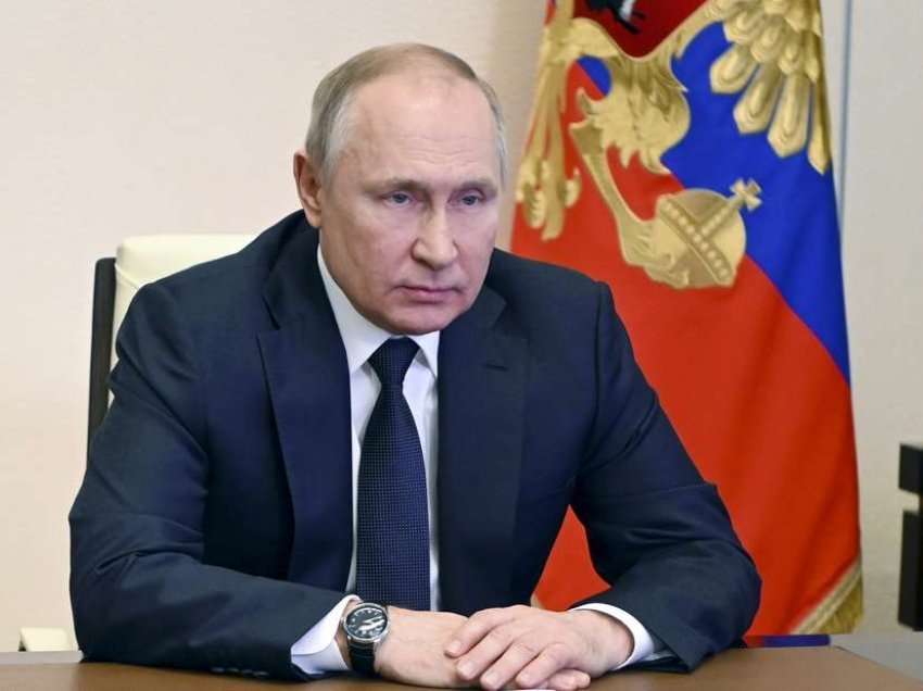 Pas Bidenit edhe ky politikan e cilëson Putinin kriminel të luftës