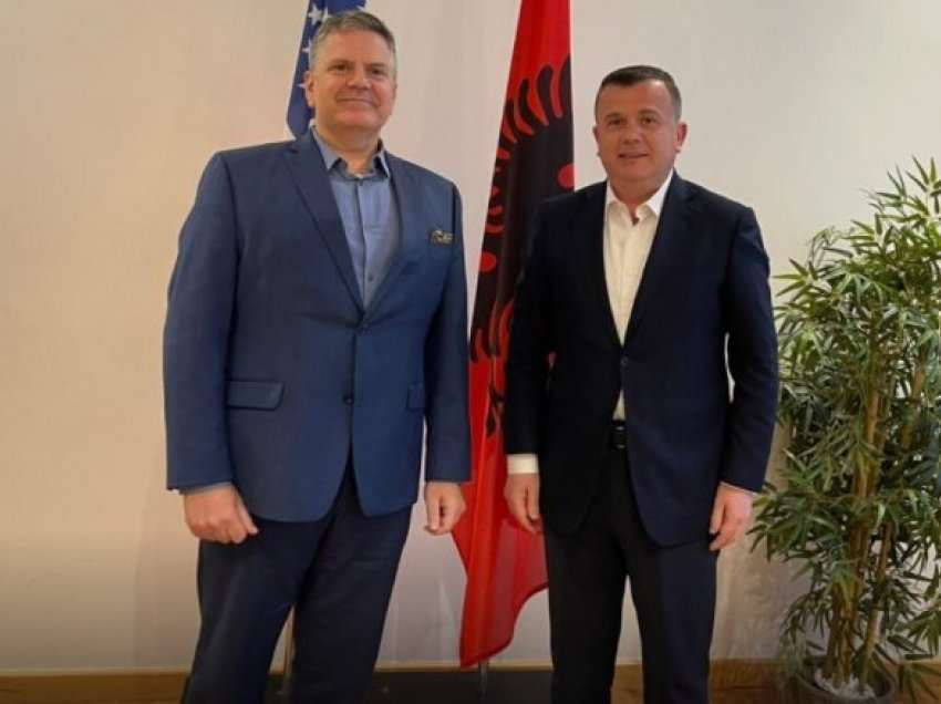 SHBA mbështet fillimin e bisedimeve për anëtarësim të Shqipërisë me BE