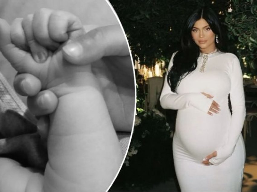 Kylie Jenner tregon gjithçka për shtatzëninë mes një videoje!