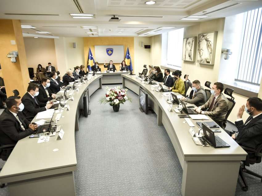 Kosova vendos sanksione të reja për Rusinë dhe Bjellorusinë, nisin procedurat për projektin 200 mln € të gazsjellësit amerikan