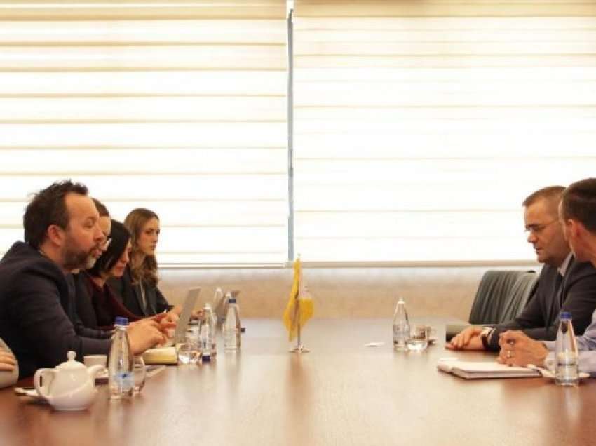 Guvernatori Mehmeti takoi përfaqësuesit e BERZH-it