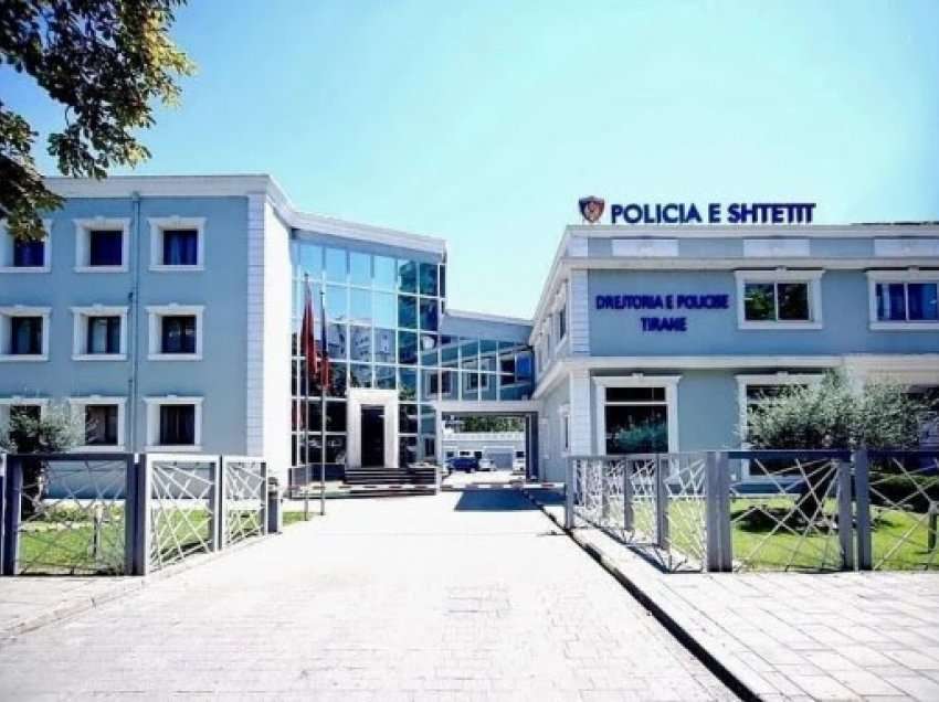 ​Digjet një stacion policor në Shqipëri, vdes personi i lënduar