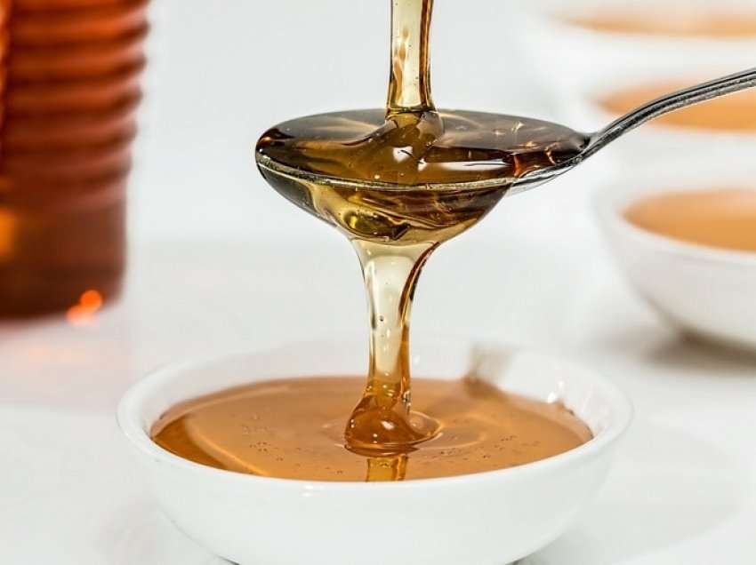 Mjalti është ilaç, por shkakton 7 efekte anësore nëse e teprojmë