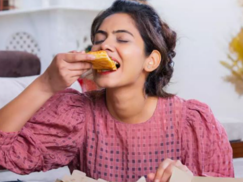 Nëse hani vetëm, jeni të pakënaqur, sipas një studimi të ri