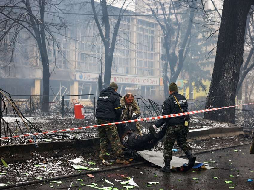 Donestk mbulohet nga gjaku ndërsa granatimet vazhdojnë