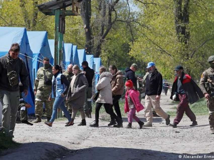 Më shumë civilë do të evakuohen nga zonat në Mariupol