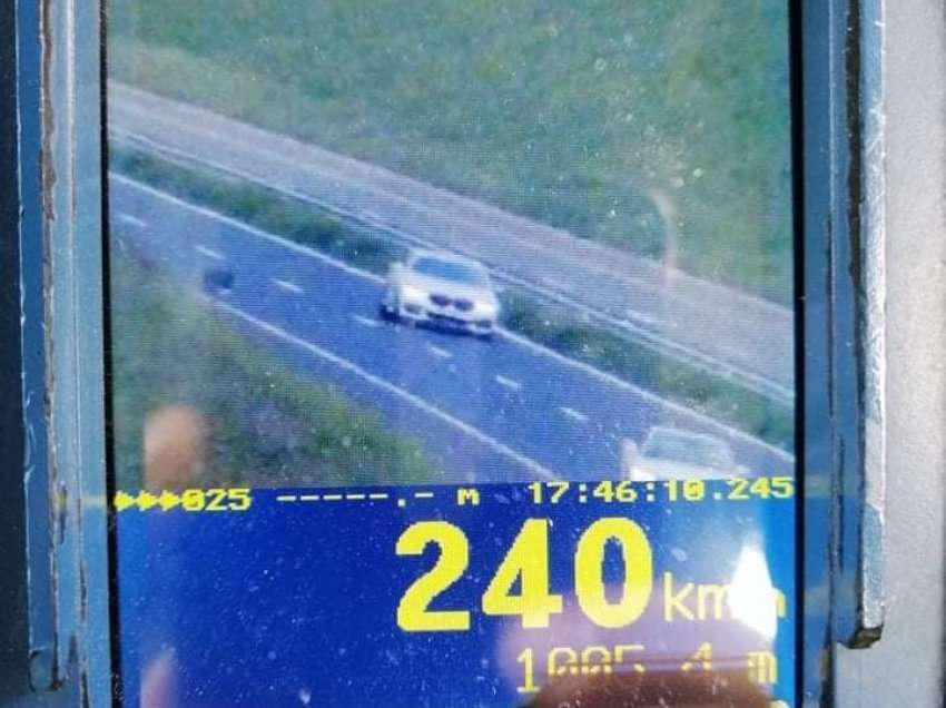 Voziti 240 km/h, i konfiskohet leja nga policia dhe dënohet me 300 euro