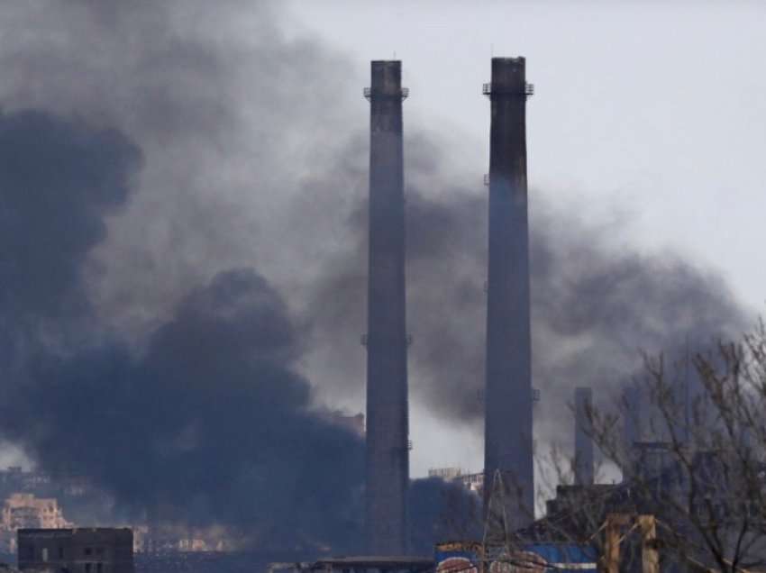 Rinisin evakuimet në fabrikën e çelikut në Mariupol
