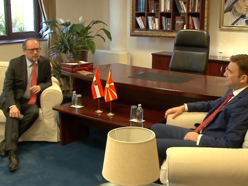 Ministri austriak Schallenberg optimist për zgjidhjen e ngërçit Shkup-Sofje